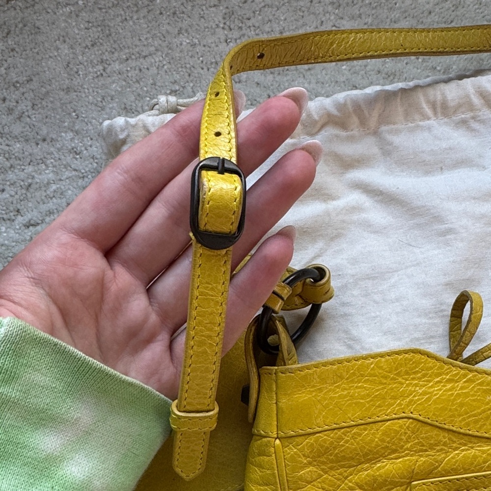 Balenciaga Mustard Yellow Shoulder Bag - Picture 4 of 11